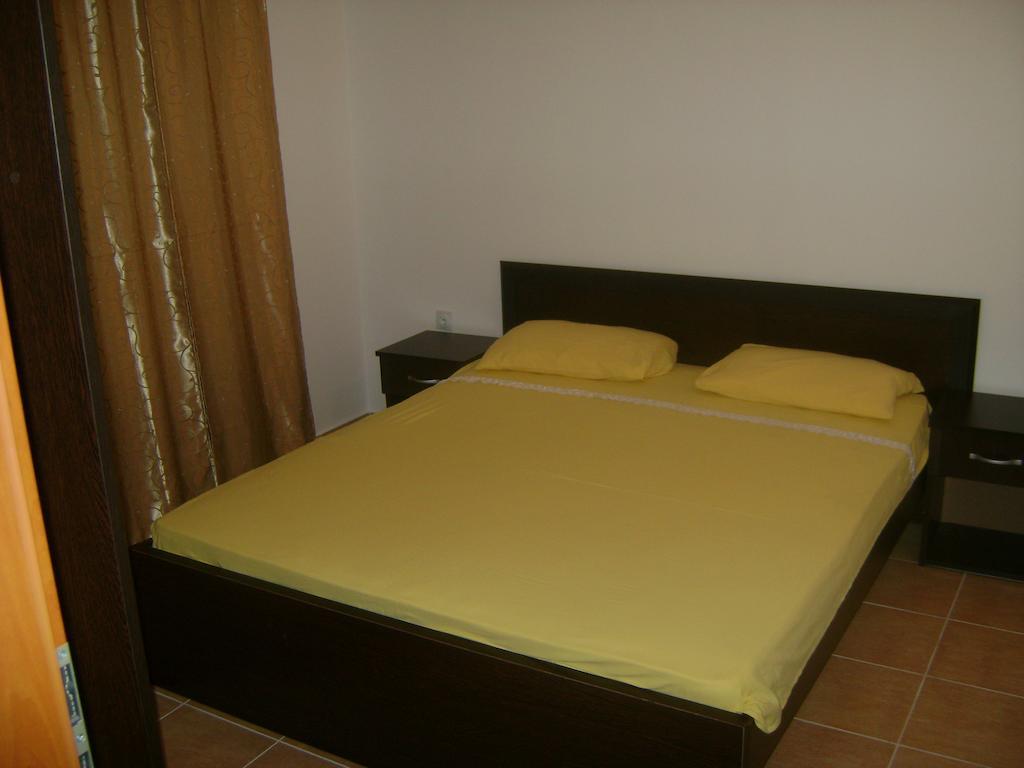 Niki Apartment *