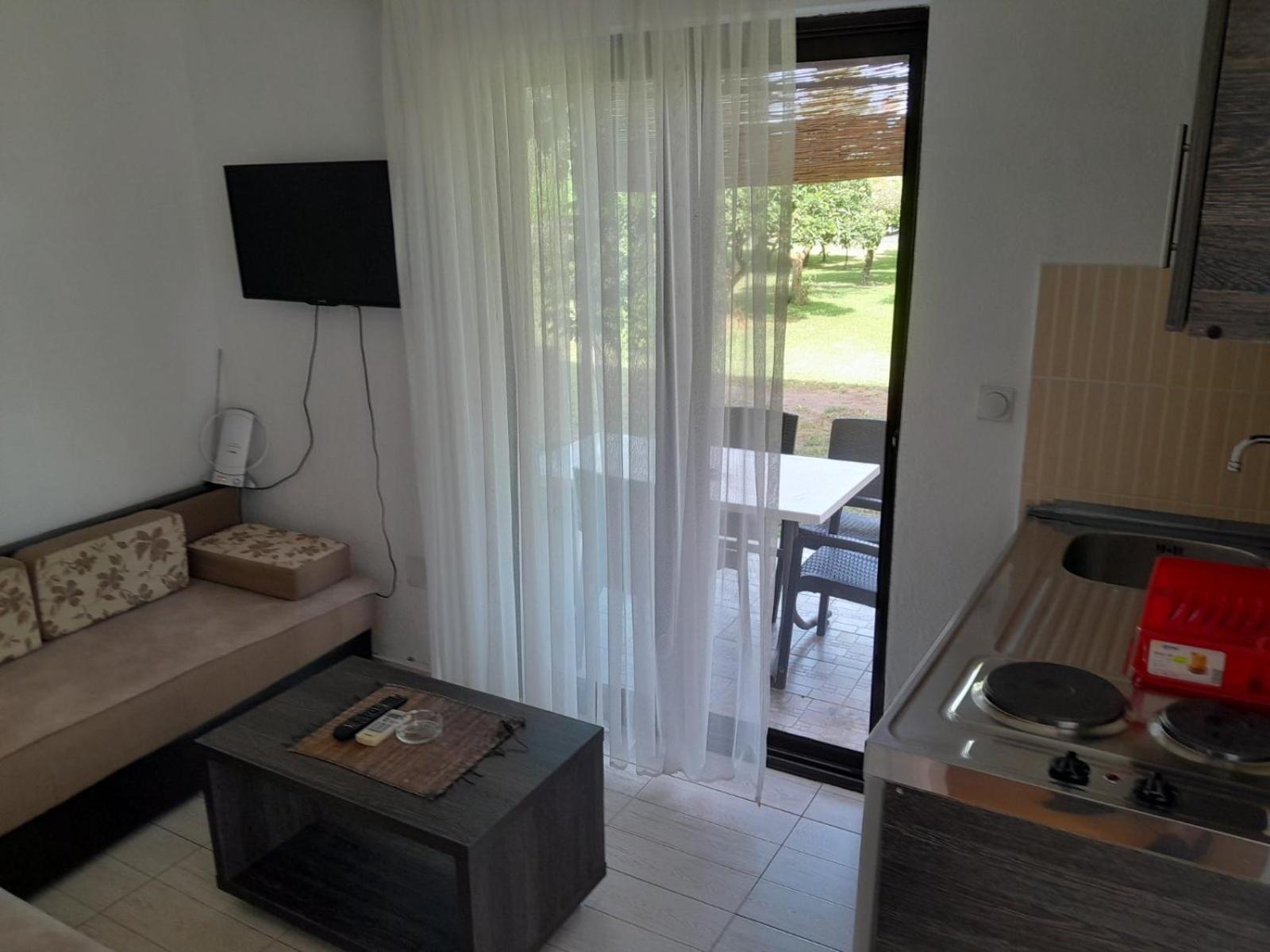 Niki Apartment
