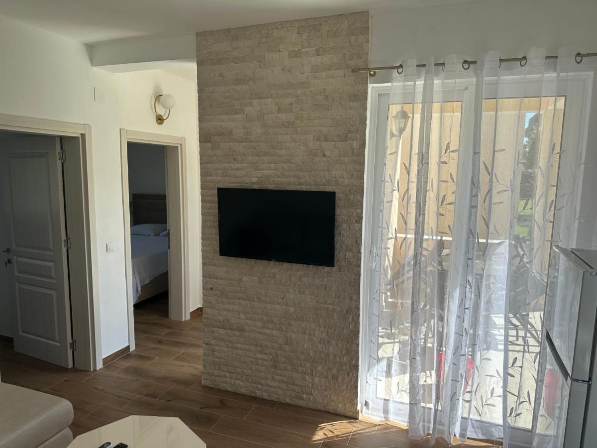 Niki Apartment